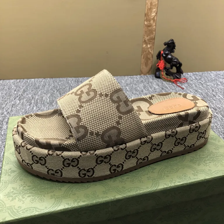 Gucci Shoe 